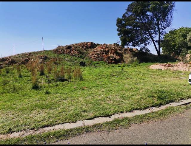 LAND FOR SALE IN NORTHCLIFF